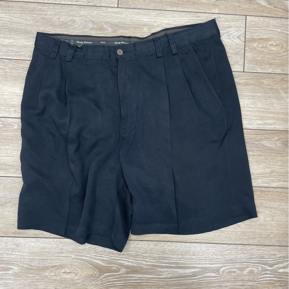 Tommy Bahama 100% Silk Pleated Shorts Men’s Size 38 Black Luxury Resort Golf